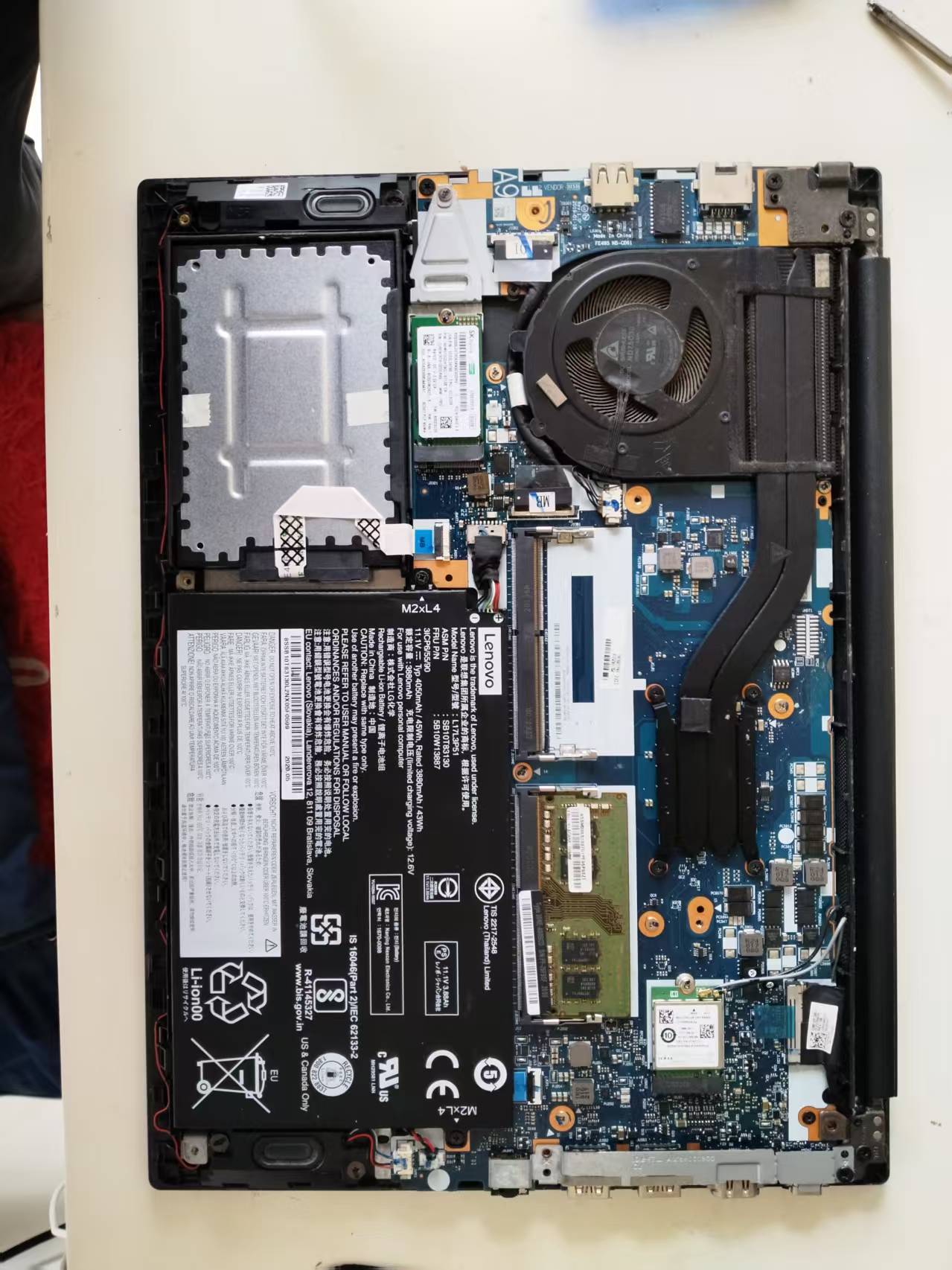 ThinkPad E495笔记本加装内存条的准备工作及过程
